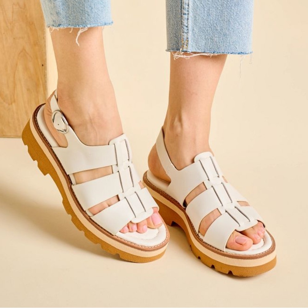 SOFFT size 10 White Patrina Leather Iconic Fisherman Sandals NEW